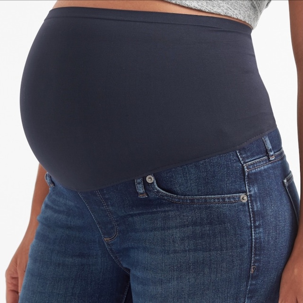 NWOT GAP Maternity Perfect Boot Jeans
